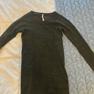 Lulu lemon swifty tech long sleeve army green